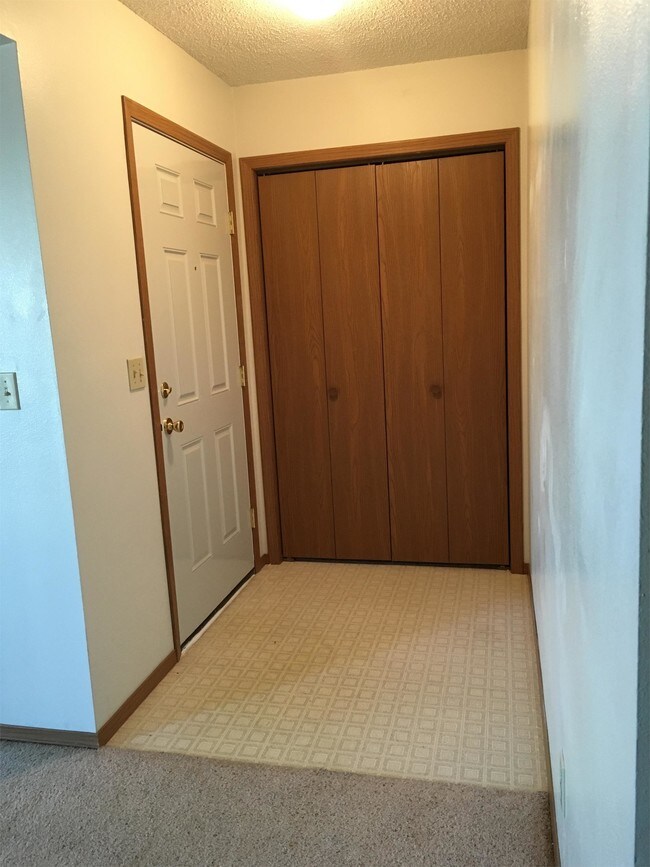 Foto del edificio - 24954 Betty Rose Ln