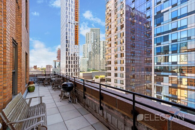 Building Photo - 2-Bedroom Condo in Downtown Brooklyn