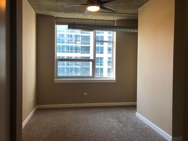Building Photo - 1305 S Michigan Ave