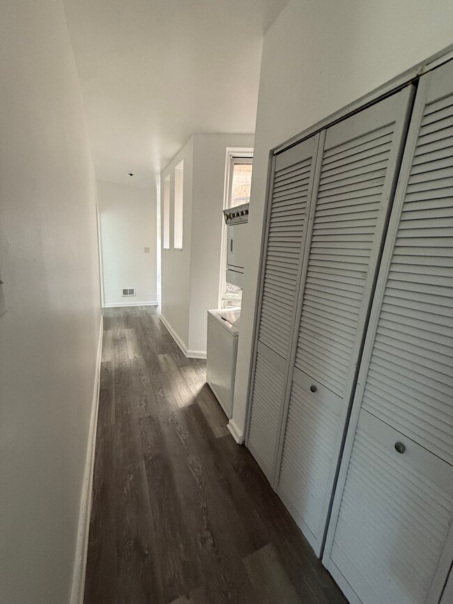 Main Hallway - 901 W 19th St