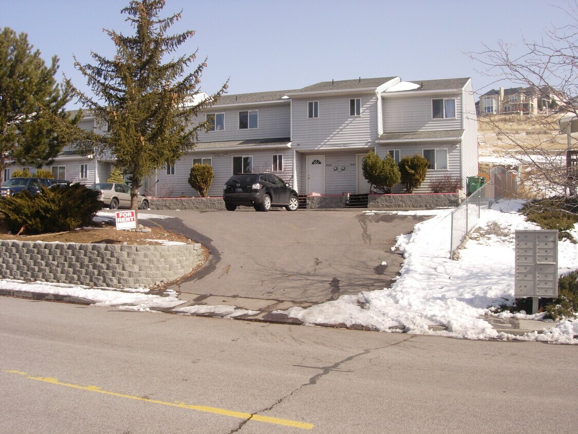 Primary Photo - 2055 N Eldorado Ave