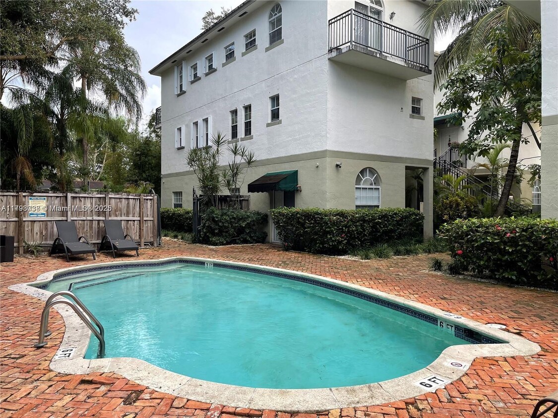 Foto principal - 2850 Coconut Ave