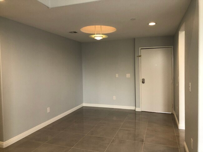 Building Photo - 12222 Moorpark St