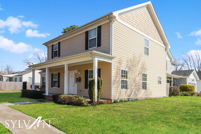 Foto del edificio - Spacious 4BR 2.5BA Traditional Home