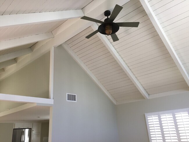 LR vaulted ceiling - 417 30th St