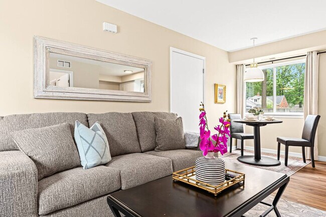 Foto del edificio - 18415 Sharon Ln