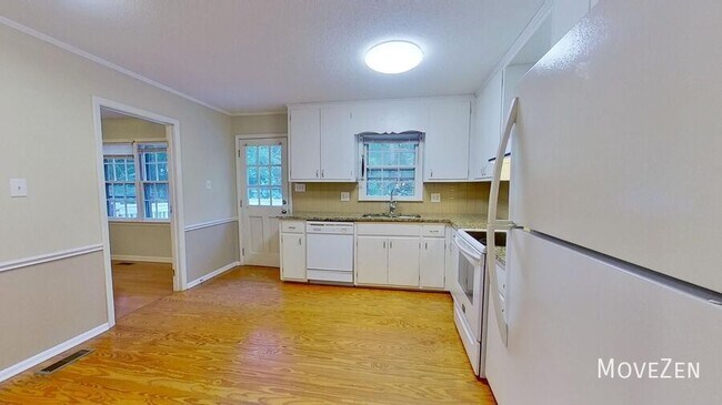 Building Photo - 5300 Fieldstone Dr