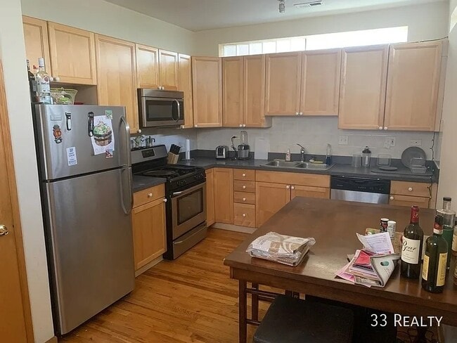 Top Floor Duplex Up, 3bd/2bth with Two Private Decks, Avail 7/1 - Top Floor Duplex Up, 3bd/2bth with Two Private Decks, Avail 7/1 Apartment