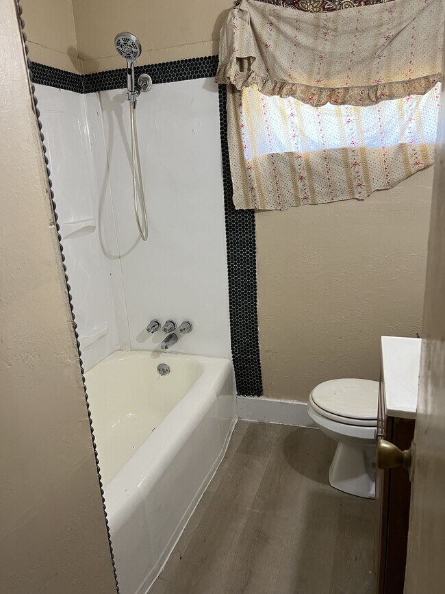 Foto del edificio - 1720 Fairway St