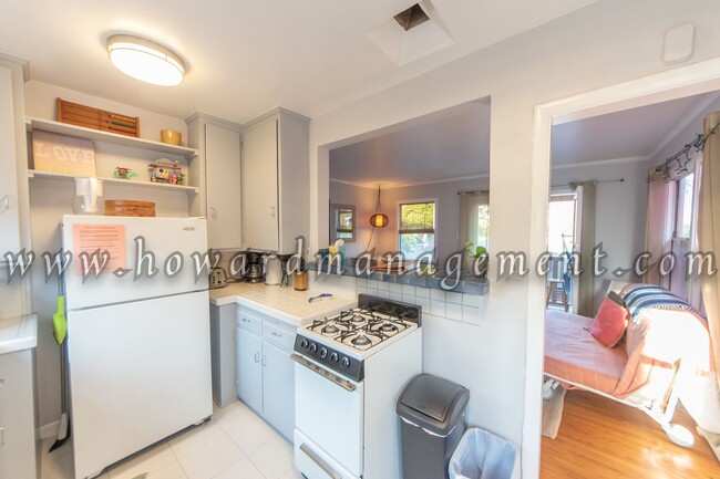 Building Photo - 02500ST