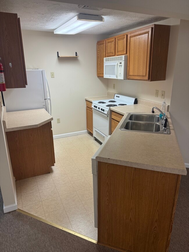 Kitchen - 150 Pleasant St