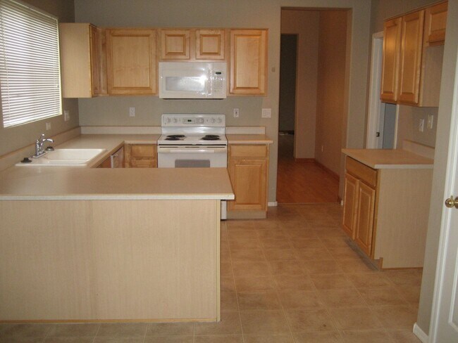 Building Photo - 40228 N Patriot Way