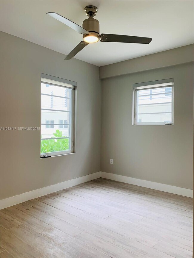 Foto del edificio - 1100 10th St