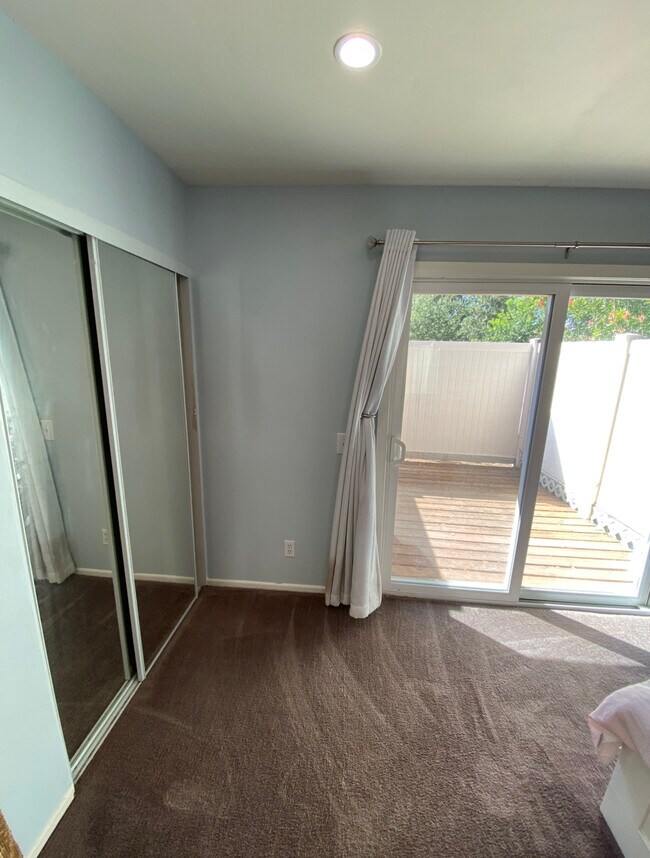 Building Photo - 28515 Conejo View Dr