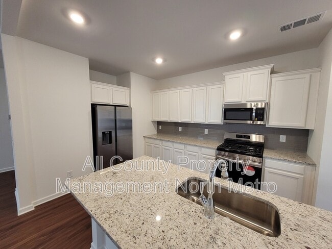 Photo - 18 Berry Dr House