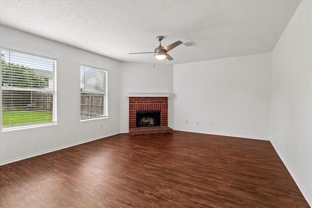 Foto del edificio - 2217 Bradford Pear Dr