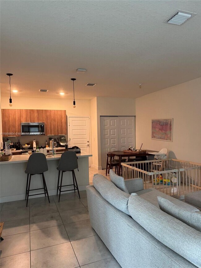 Foto del edificio - 4920 NW 83rd Ave