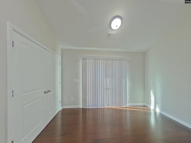 Foto del edificio - 474 Finch Ln