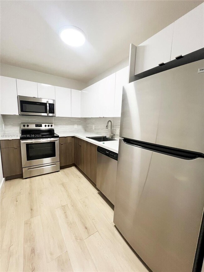 Foto del edificio - 717 SW 11th Ave