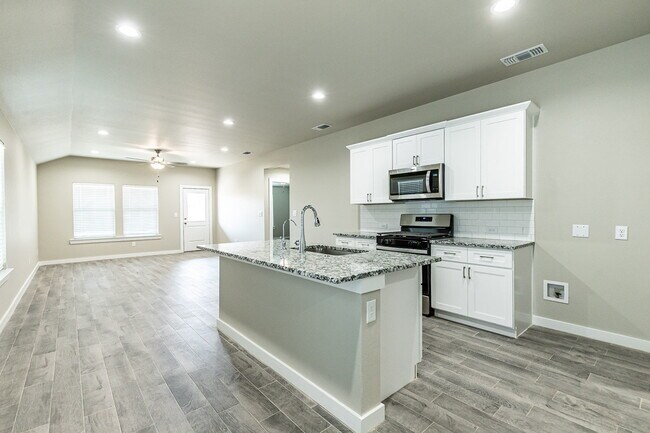 Foto del edificio - "Charming 3-Bed, 2-Bath in South Lubbock!"