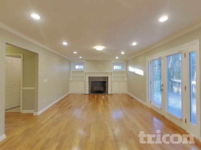 Building Photo - 4919 Post Oak Tritt Rd