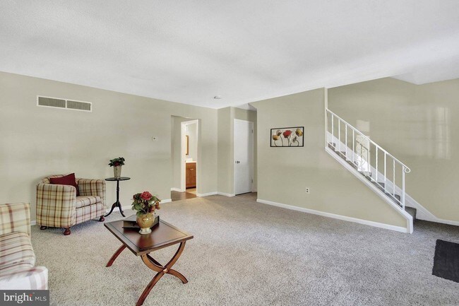 Foto del edificio - 124 Covington Dr