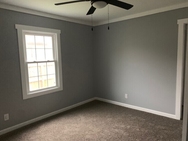 Foto del edificio - 609 Hurst Pl