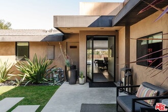 Building Photo - 15490 Milldale Dr