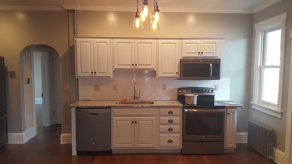 Kitchen - 256 W Main St