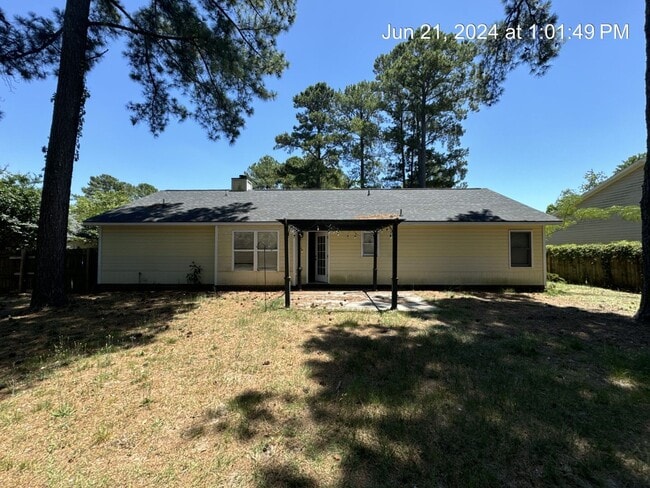 Building Photo - 5032 Shimmer Dr