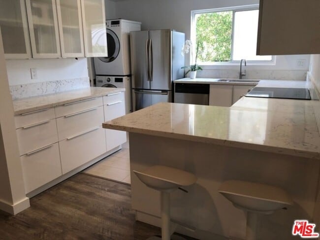 Foto del edificio - 9297 Burton Wy