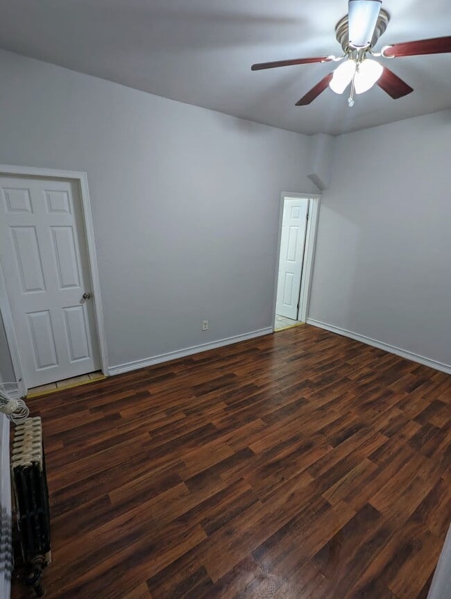 Building Photo - 408 W Ruscomb St