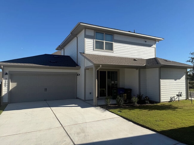 Foto del edificio - Room in House on Hamadryas Dr