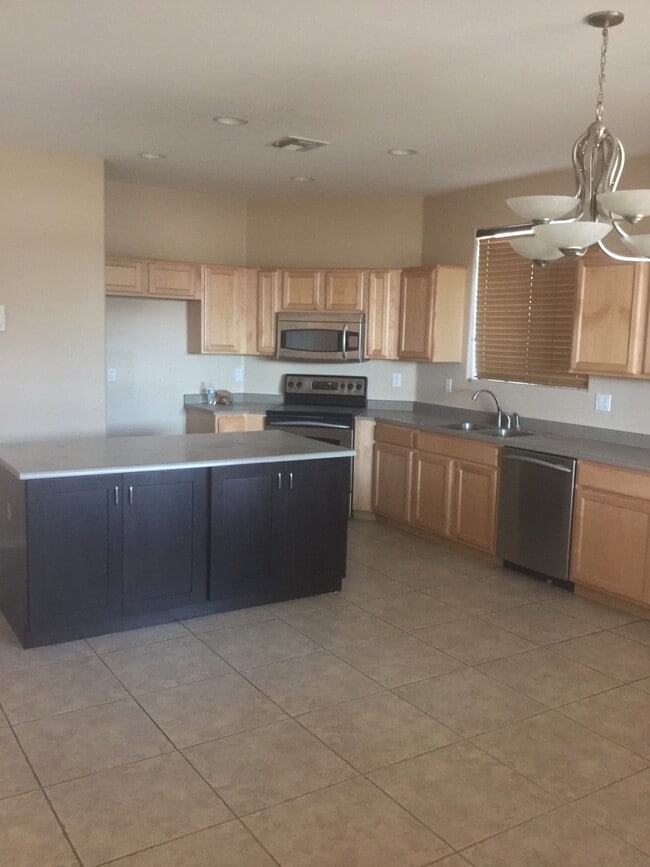 Building Photo - Excellent Gilbert Location!