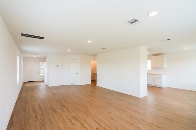Building Photo - 202 Alder Laurels Cv