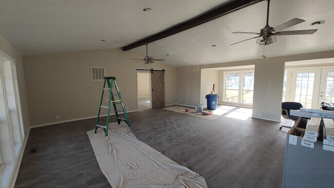 Building Photo - 70 Lakeside Loop N