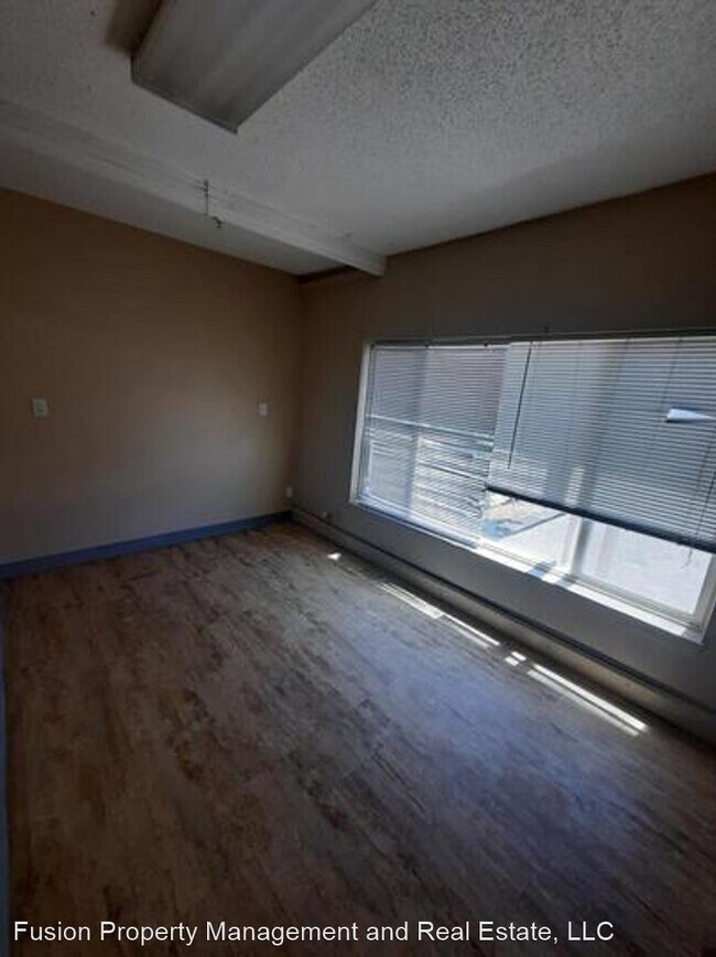 Building Photo - 5 br, 2.5 bath House - 1825 Orchard Ave