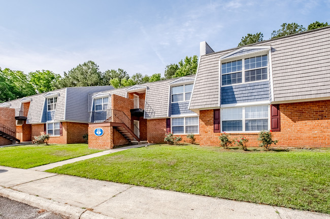 Building Photo - Cypress Pointe Apartments