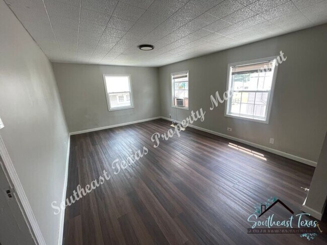 Building Photo - 327 Alabama Ave