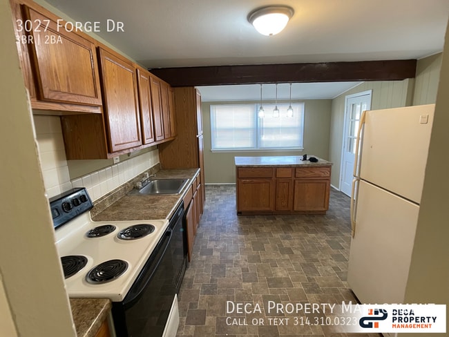 Building Photo - 3 Bedroom House