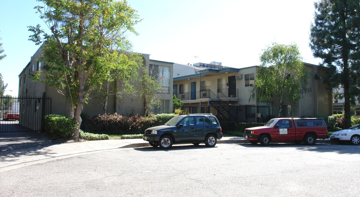 Foto del edificio - 15636 Valerio St