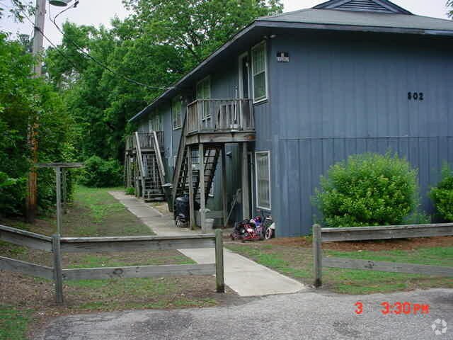 Building Photo - 802 Woodard St