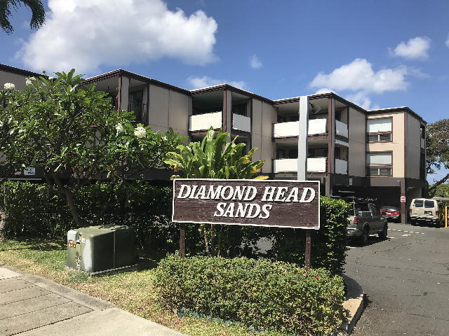 Building Photo - 3731 Kanaina Ave