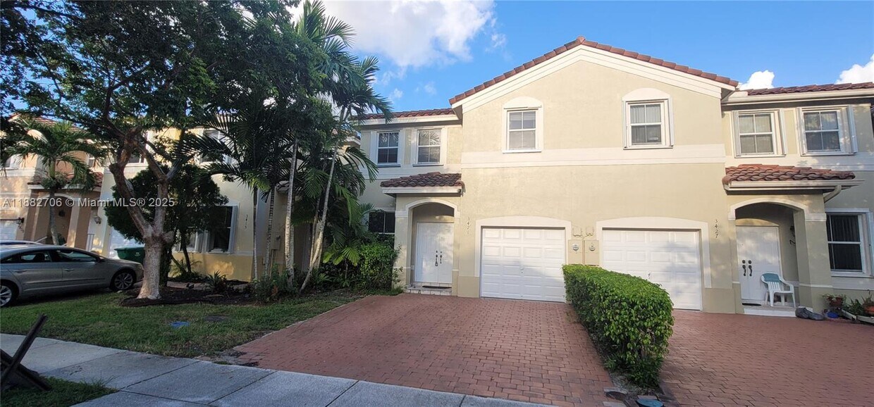Foto del edificio - 3421 SW 171st Terrace