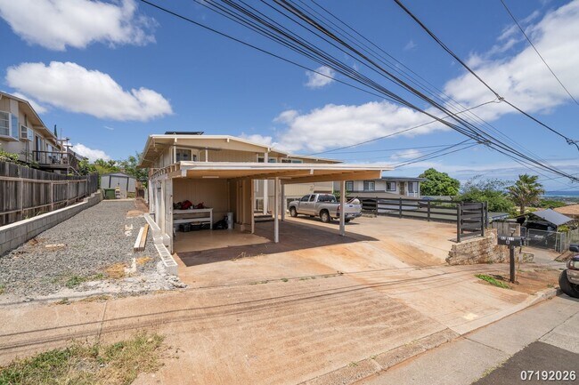 Foto del edificio - $4,000 / 3br - 3 Bed 1 Bath Duplex in Makakilo