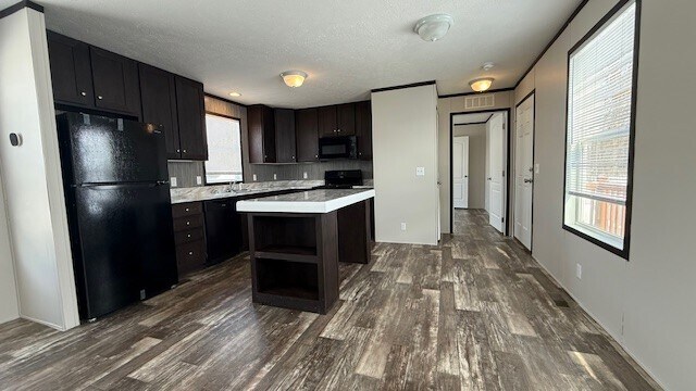 Foto del edificio - 16023 Villaire Ave