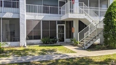 Building Photo - 957 SE Mayo Dr