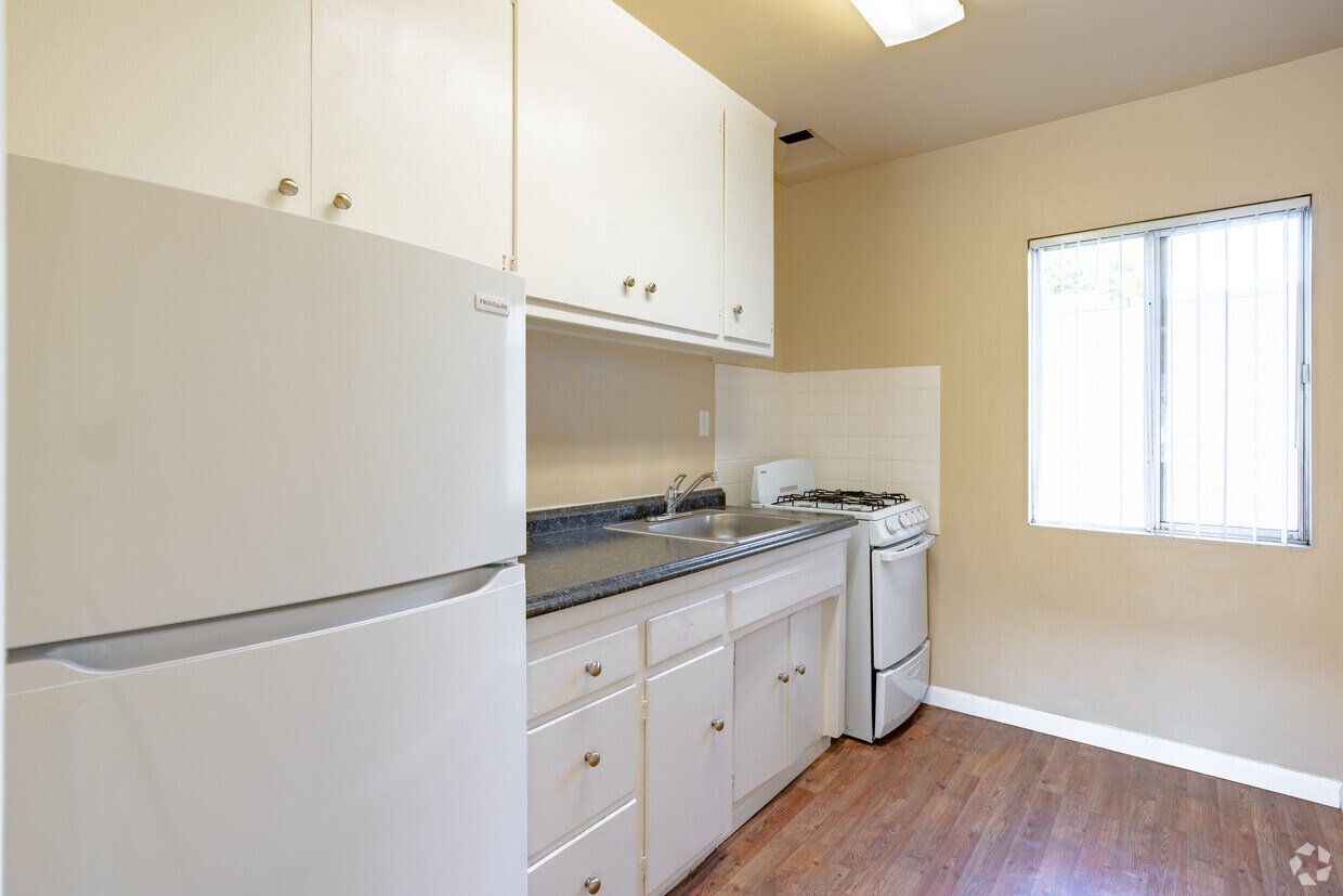 Kingston Apartments in Sherman Oaks, CA Westside Rentals