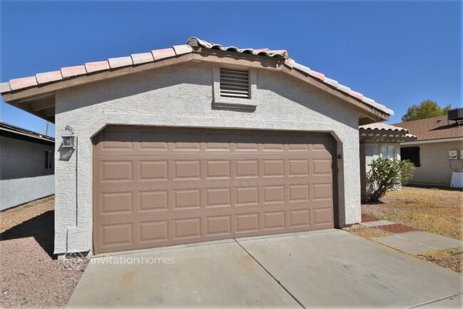Building Photo - 10219 N 89th Ave