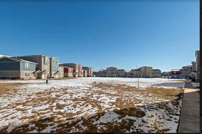 Foto del edificio - 194 E 700 N